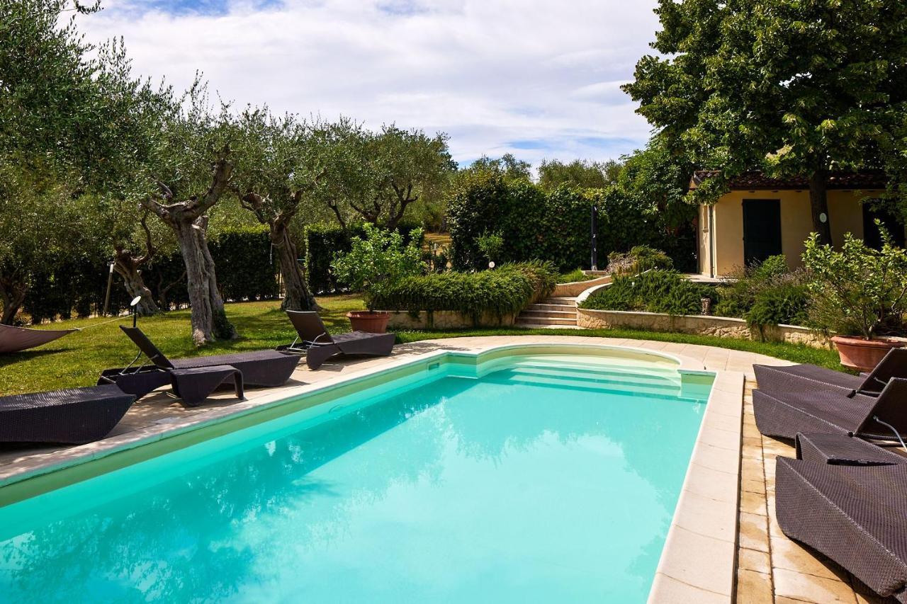 فانو Villa Monacelli B&B المظهر الخارجي الصورة